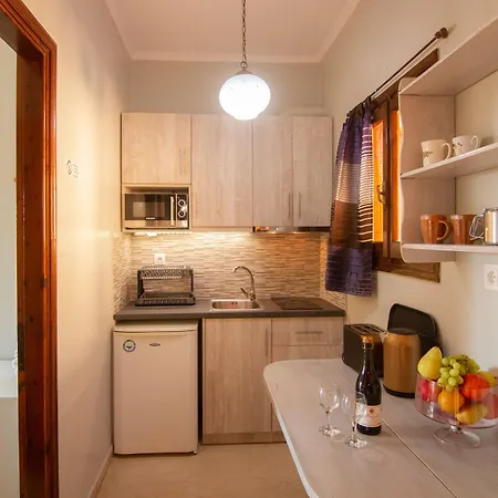 Eleni Hotel 2*