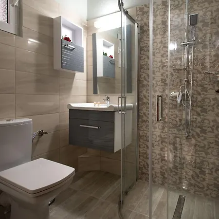 Eleni Hotel 2*